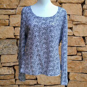 Kiara Women's Abstract Print Textured  Scoop Neck Pullover Style Top (Sz L)